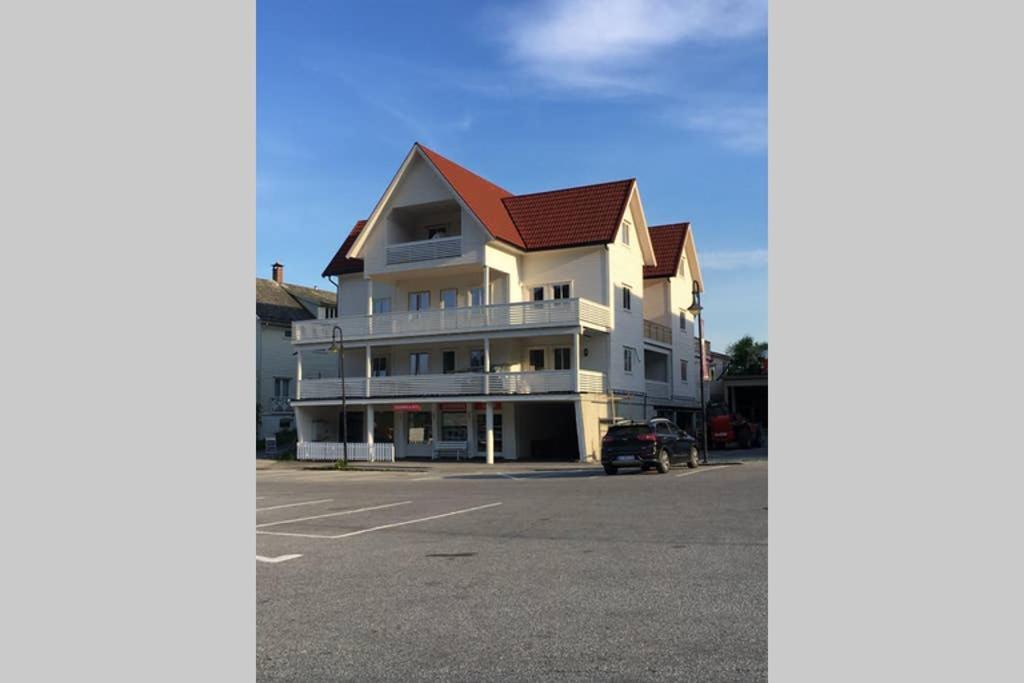 Balestrand Fjordapartments Holmen 19A מראה חיצוני תמונה